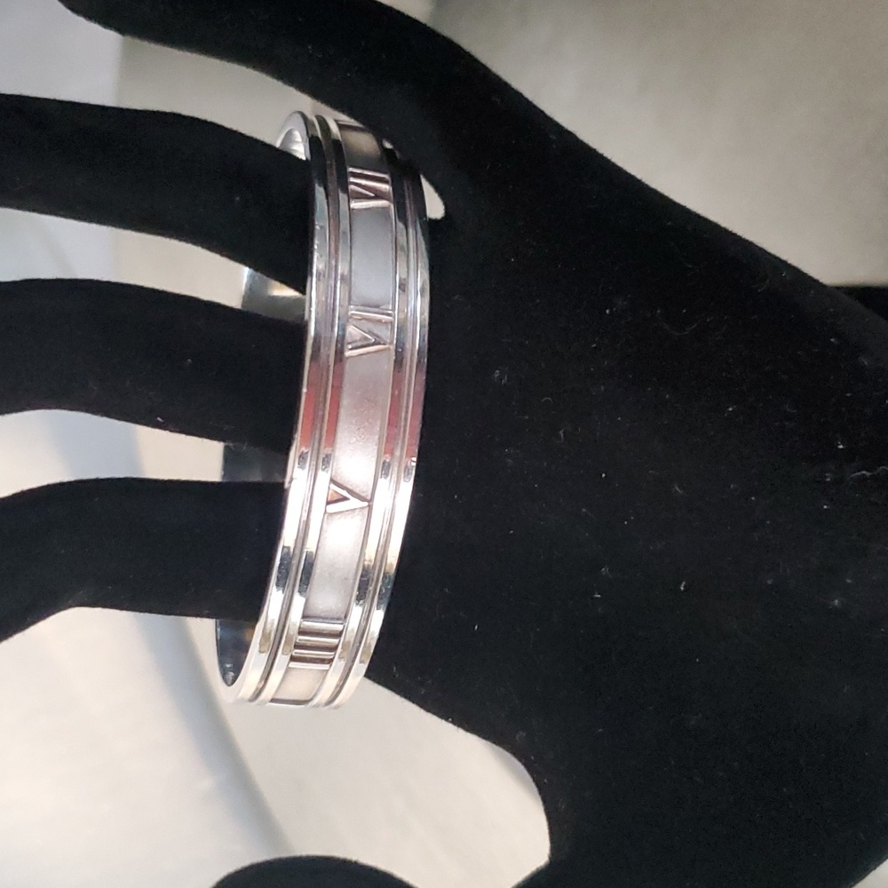 Tiffany & Co. 1995 Sterling Silver Atlas Roman Numeral Bangle Bracelet Italy - Picture 3 of 16